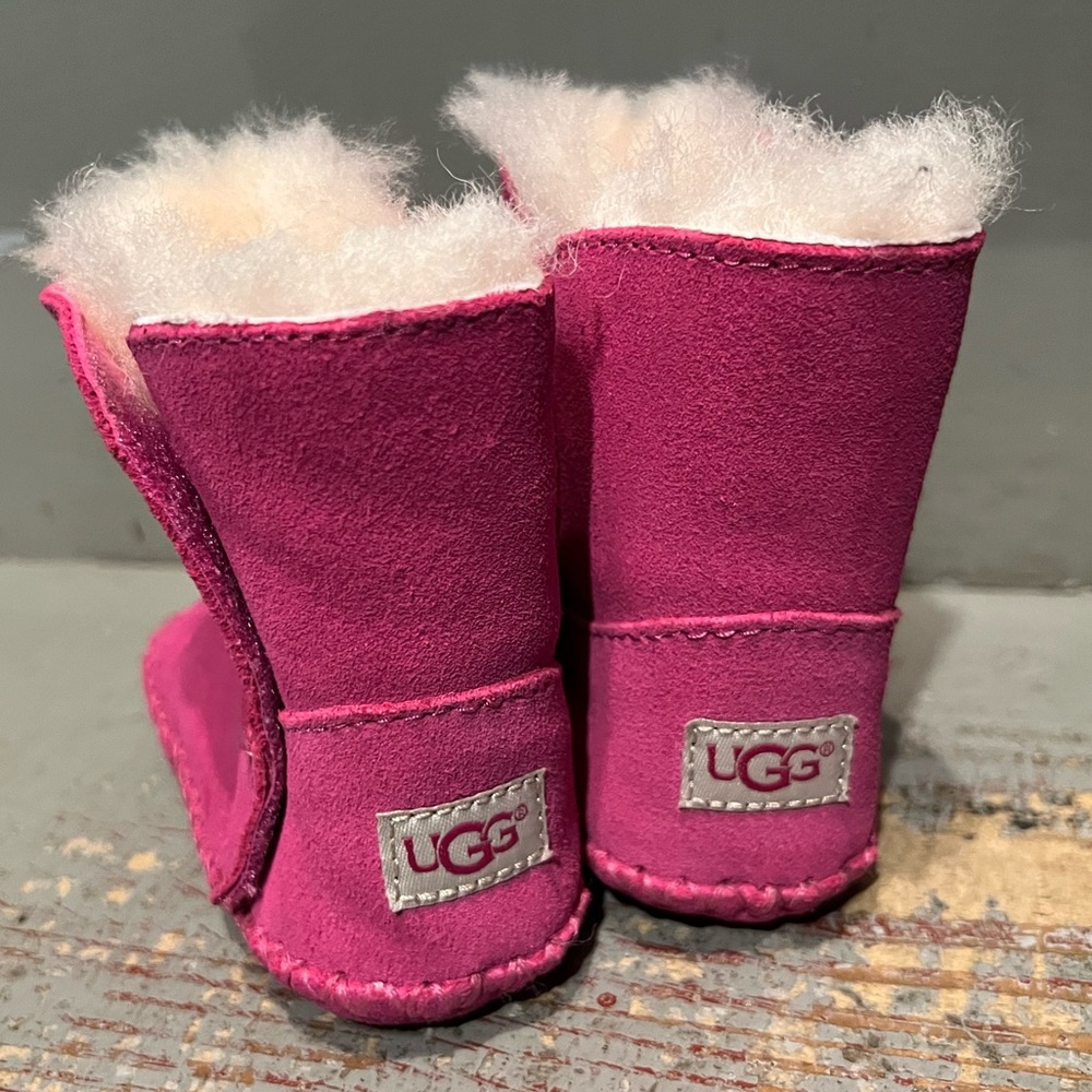 Little girls pink fuschia suede Ugg boots with shearling inside- never worn